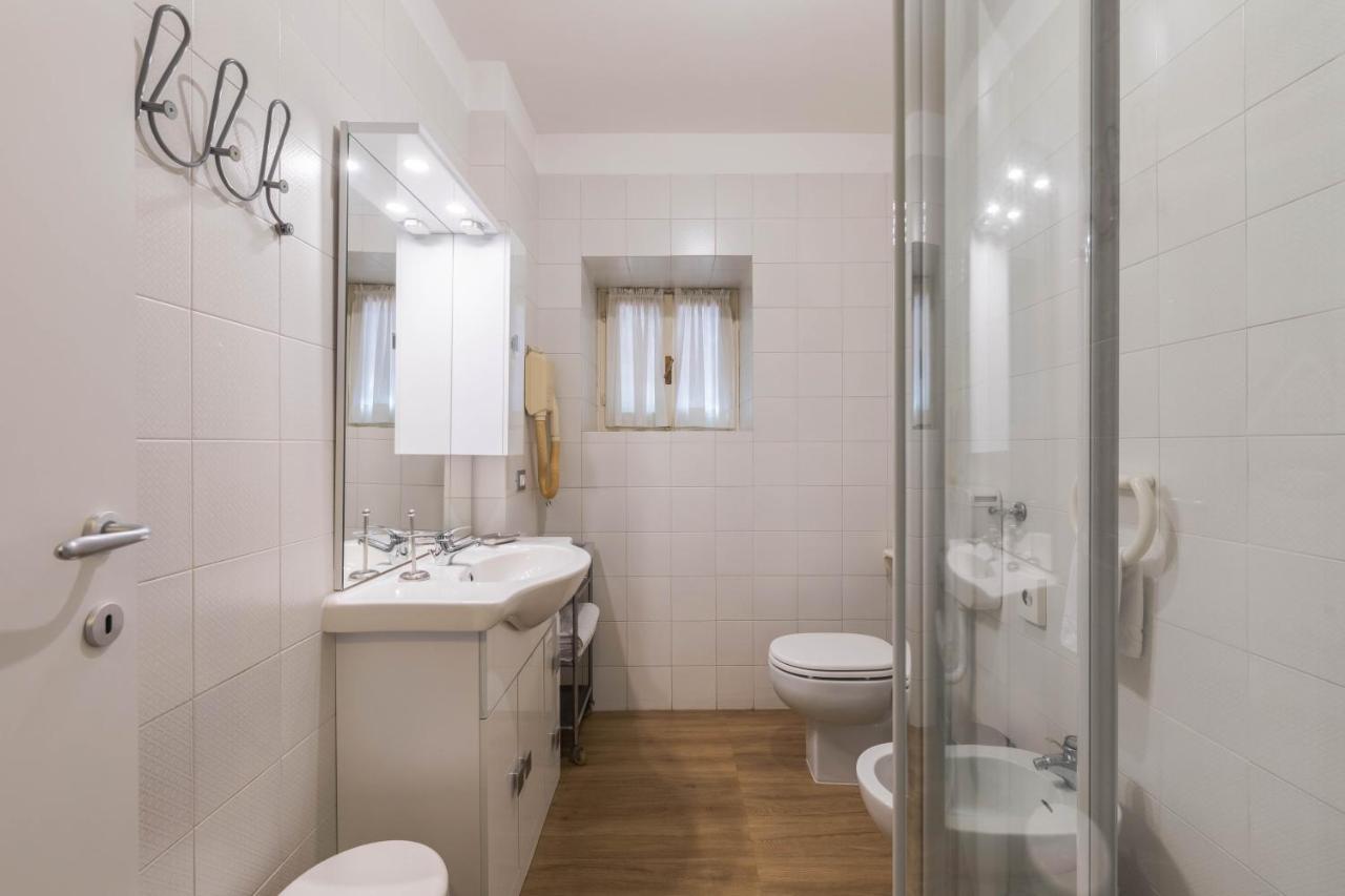 Residence Sole Mare Alaxi Hotels 阿拉西奥 外观 照片