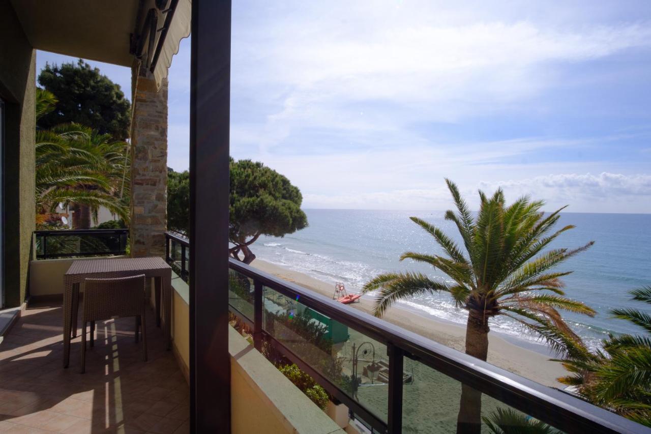 Residence Sole Mare Alaxi Hotels 阿拉西奥 外观 照片